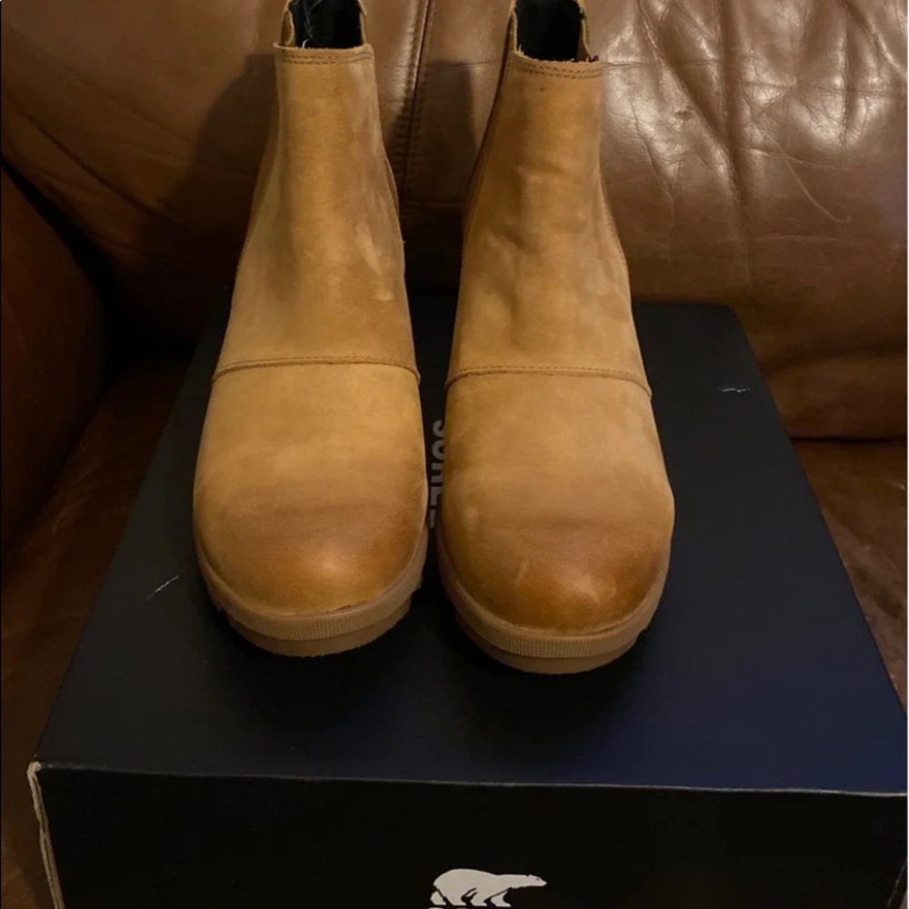 SOLD Sorel Joan of Artic wedge boots 9